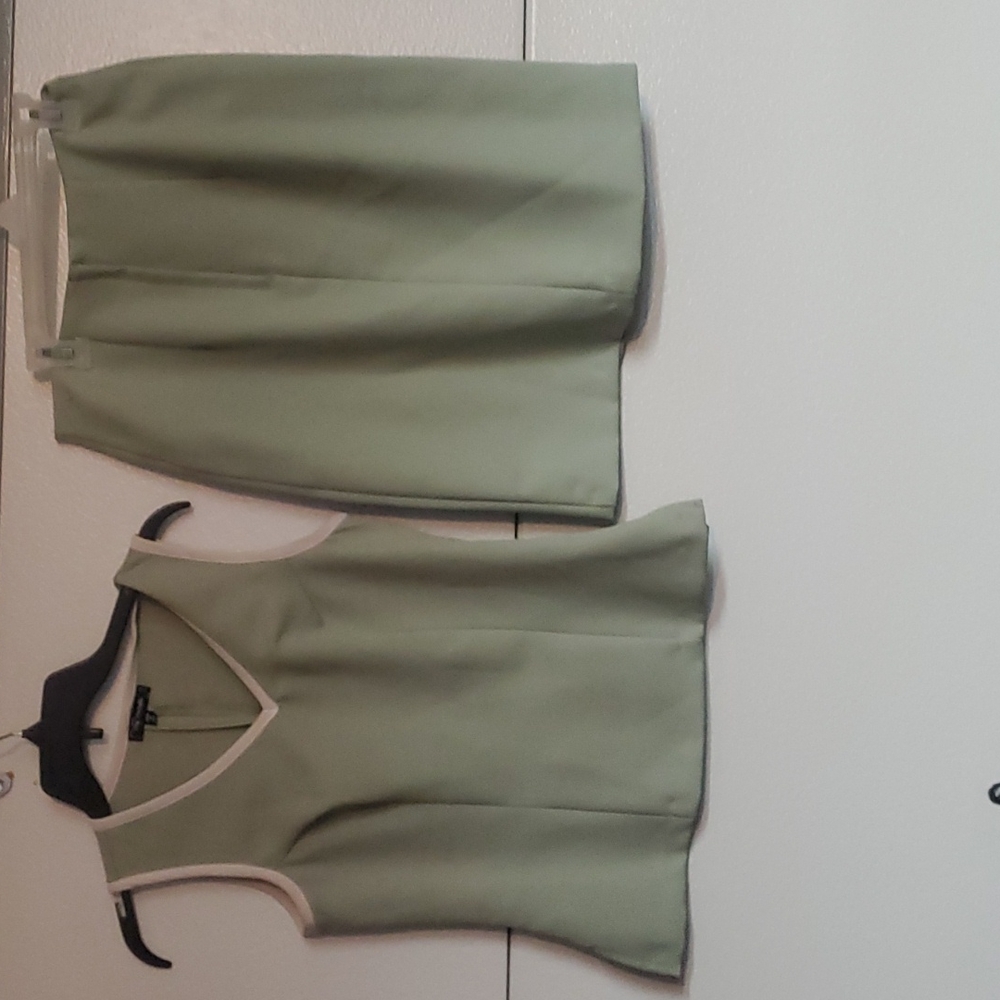 Vintage My Michelle Green Skirt and Tank Top With White Trim